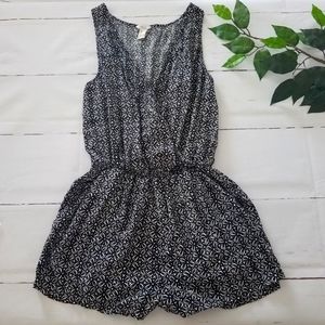 Forever 21 Black & White Romper Size Small
